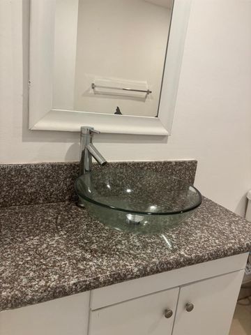 6930 Miami Gardens Dr 1-411, Hialeah, FL 33015