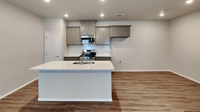 9329 NW 125th Street, Yukon, OK 73099