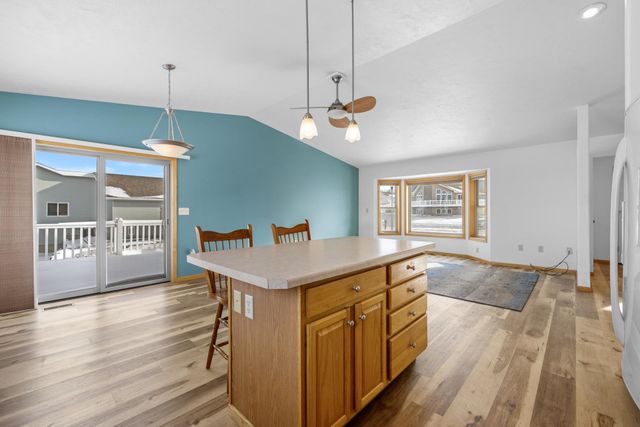 1616 DAKOTA DR SW, Minot, ND 58701