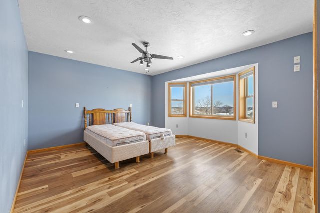 1616 DAKOTA DR SW, Minot, ND 58701