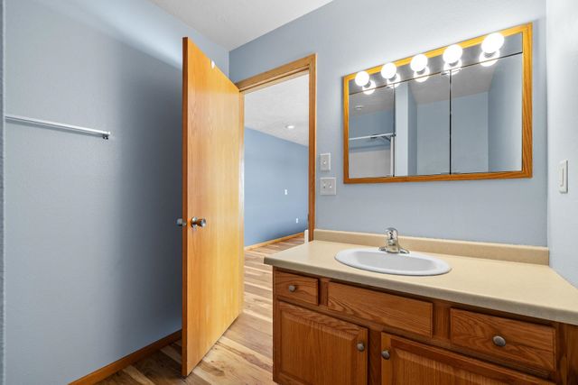 1616 DAKOTA DR SW, Minot, ND 58701