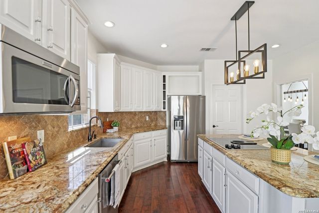 2811 MCCASKEY RIDGE, San Antonio, TX 78258