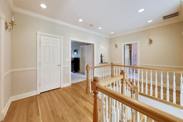 327 S Knight Avenue, Park Ridge, IL 60068