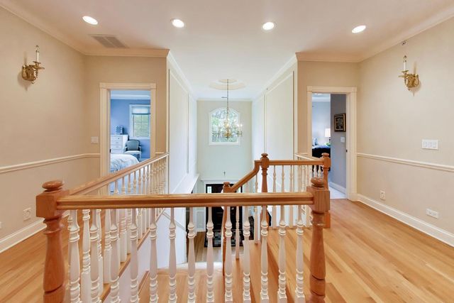327 S Knight Avenue, Park Ridge, IL 60068