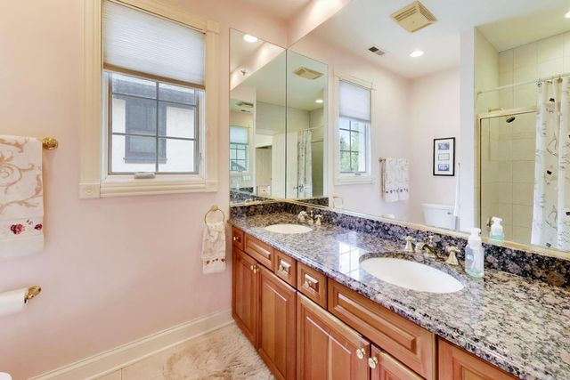 327 S Knight Avenue, Park Ridge, IL 60068