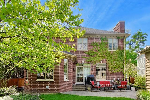 327 S Knight Avenue, Park Ridge, IL 60068