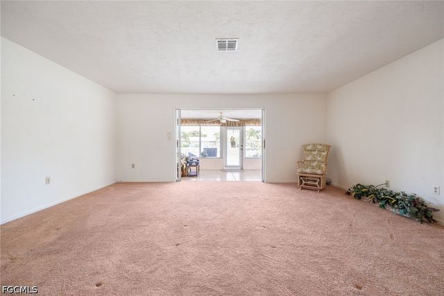5585 Hamlet LN, Fort Myers, FL 33919