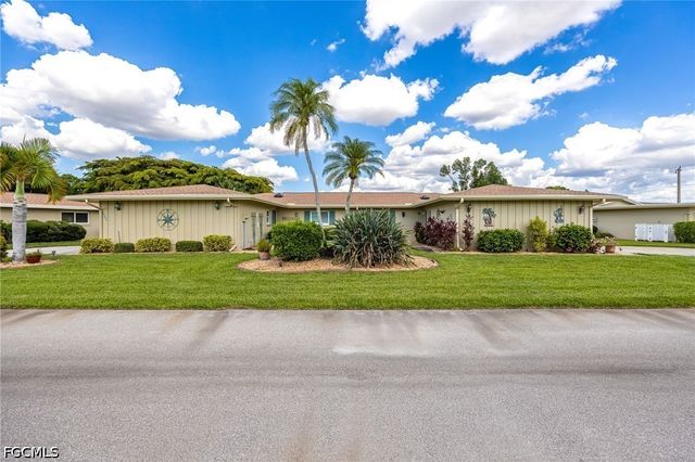5585 Hamlet LN, Fort Myers, FL 33919