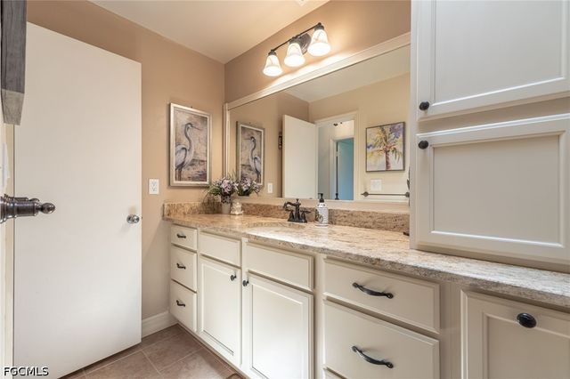5585 Hamlet LN, Fort Myers, FL 33919