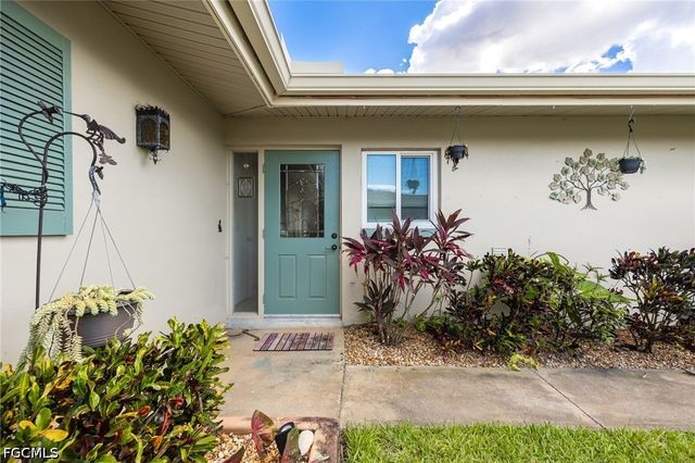 5585 Hamlet LN, Fort Myers, FL 33919