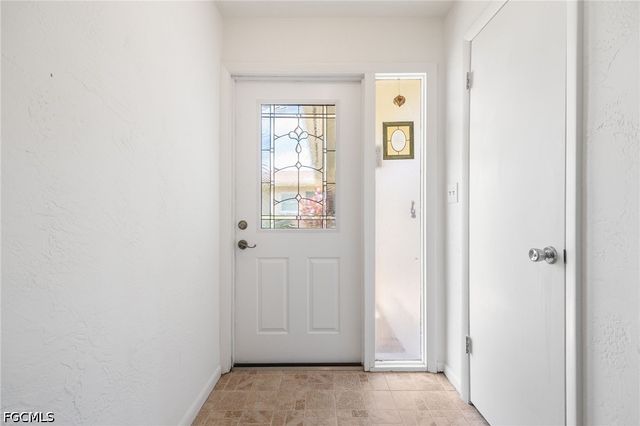 5585 Hamlet LN, Fort Myers, FL 33919