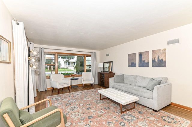 N90W16555 Roosevelt DRIVE, Menomonee Falls, WI 53051