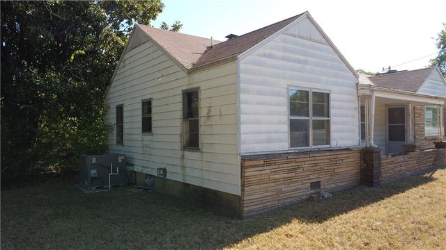 4060 E Huntsville Road, Fayetteville, AR 72701