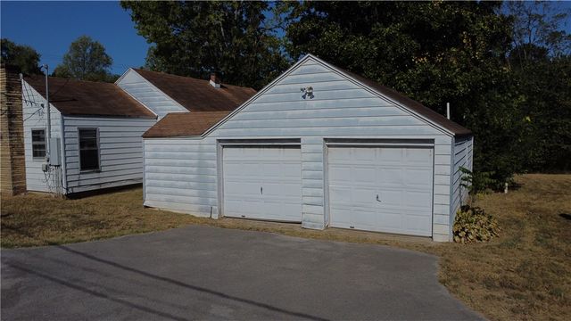 4060 E Huntsville Road, Fayetteville, AR 72701