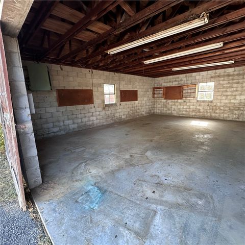 4060 E Huntsville Road, Fayetteville, AR 72701