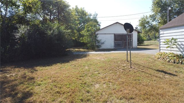 4060 E Huntsville Road, Fayetteville, AR 72701