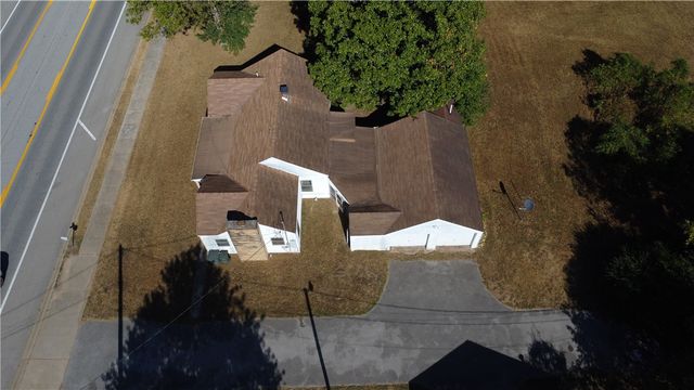 4060 E Huntsville Road, Fayetteville, AR 72701