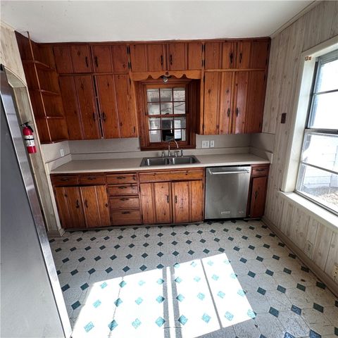 4060 E Huntsville Road, Fayetteville, AR 72701