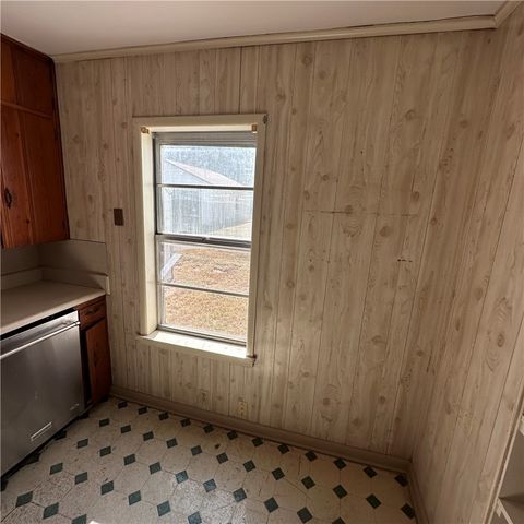 4060 E Huntsville Road, Fayetteville, AR 72701