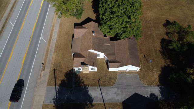 4060 E Huntsville Road, Fayetteville, AR 72701