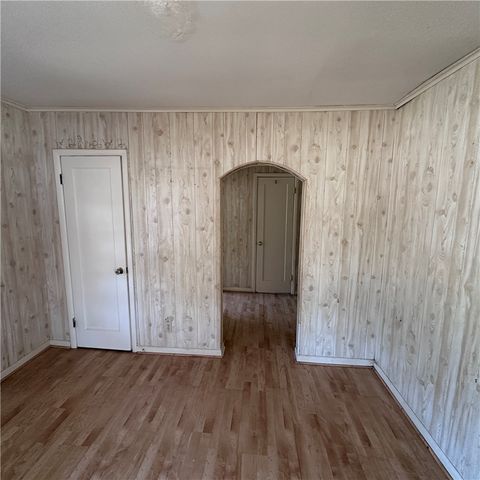 4060 E Huntsville Road, Fayetteville, AR 72701