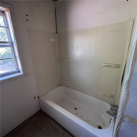4060 E Huntsville Road, Fayetteville, AR 72701