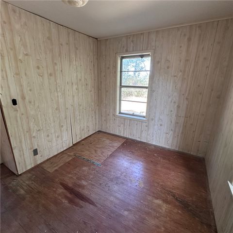 4060 E Huntsville Road, Fayetteville, AR 72701