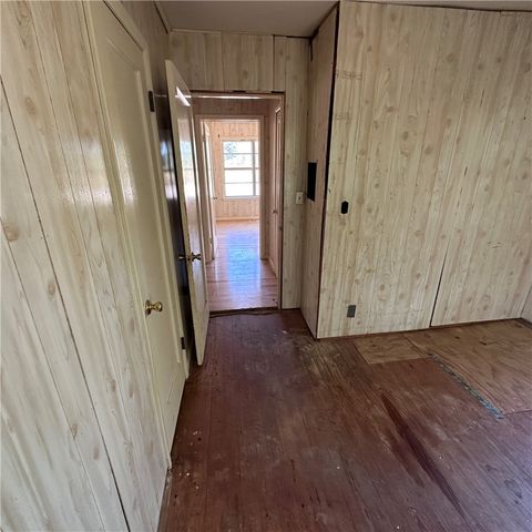 4060 E Huntsville Road, Fayetteville, AR 72701