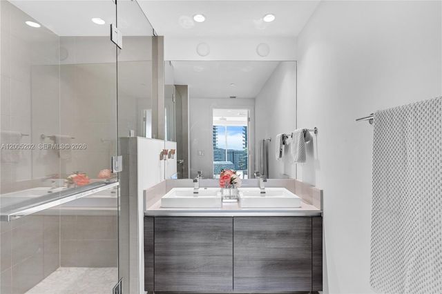 1080 Brickell Ave 2601, Miami, FL 33131