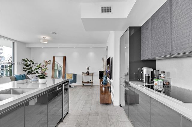 1080 Brickell Ave 2601, Miami, FL 33131