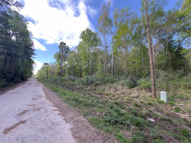 19108 Surrey, New Caney, TX 77357