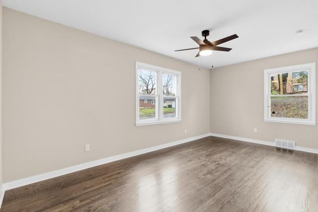 623 NE Woodlawn Street, Kansas City, MO 64116