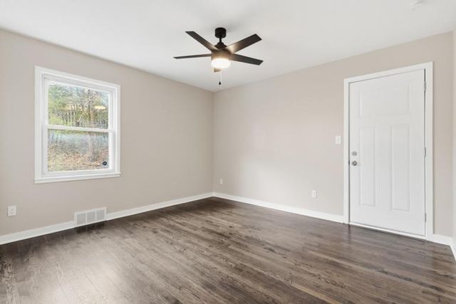 623 NE Woodlawn Street, Kansas City, MO 64116