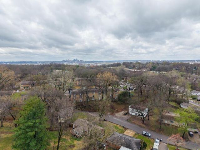 623 NE Woodlawn Street, Kansas City, MO 64116