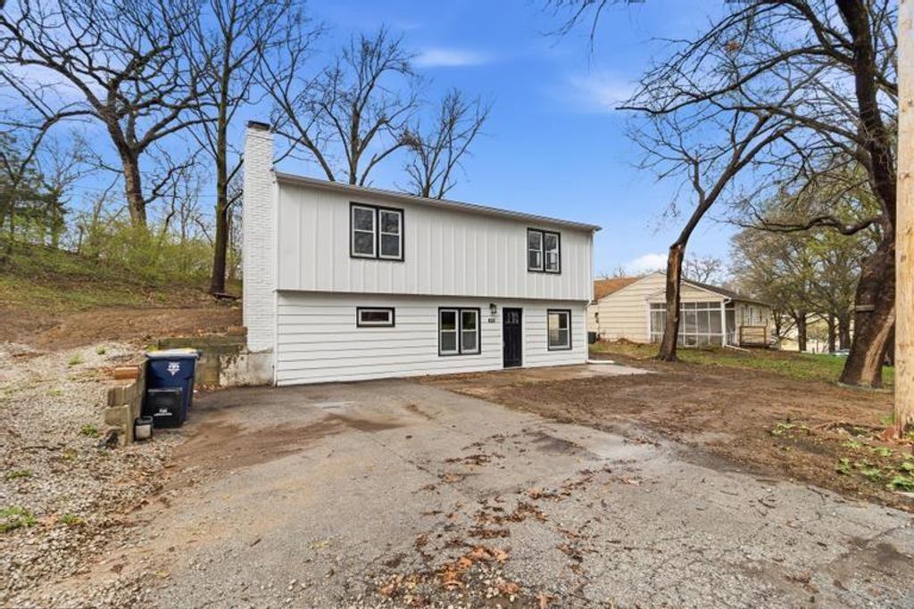 623 NE Woodlawn Street, Kansas City, MO 64116