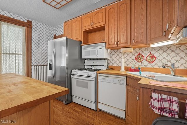 60 E Walnut Street, Jefferson, OH 44047