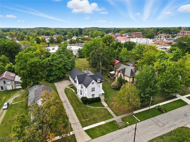 60 E Walnut Street, Jefferson, OH 44047