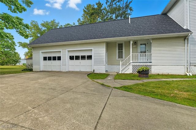 60 E Walnut Street, Jefferson, OH 44047