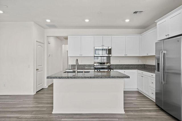 16650 Wyndham Lane 4, Fontana, CA 92336