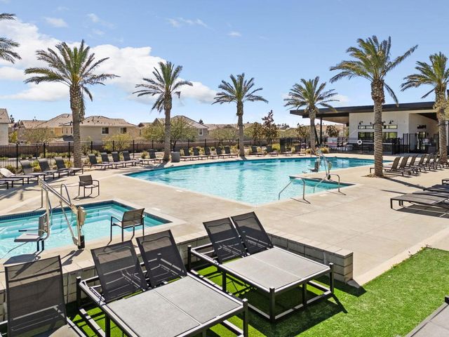 16650 Wyndham Lane 4, Fontana, CA 92336