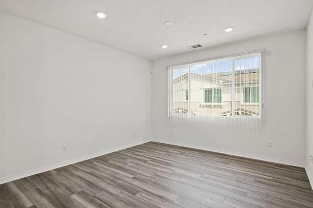 16650 Wyndham Lane 4, Fontana, CA 92336