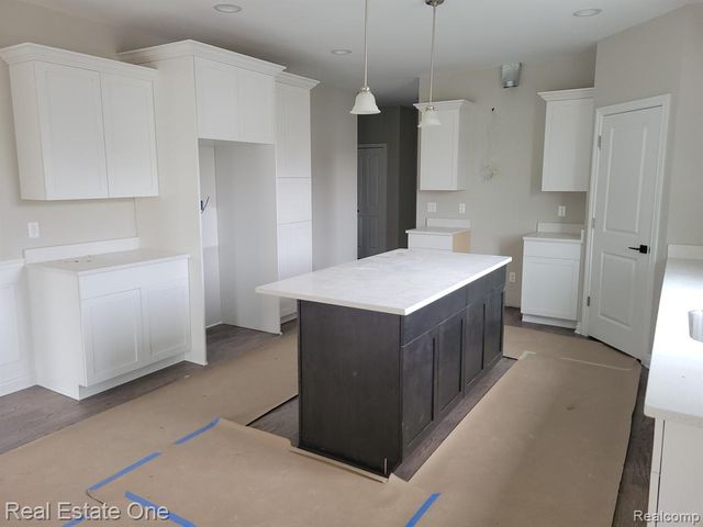 1983 Chancery Drive, Troy, MI 48085