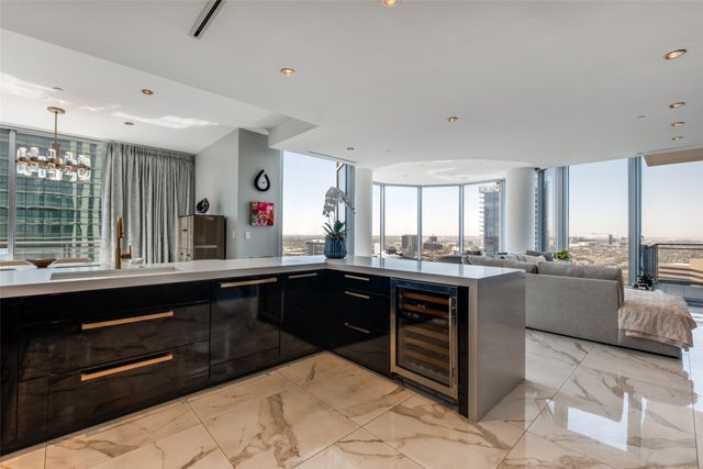 2900 Mckinnon Street 2204, Dallas, TX 75201