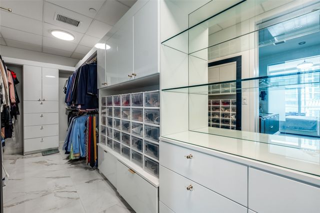 2900 Mckinnon Street 2204, Dallas, TX 75201