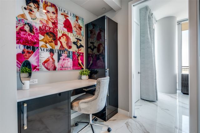 2900 Mckinnon Street 2204, Dallas, TX 75201