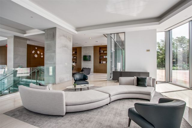 2900 Mckinnon Street 2204, Dallas, TX 75201