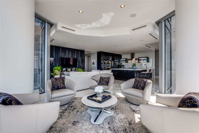 2900 Mckinnon Street 2204, Dallas, TX 75201