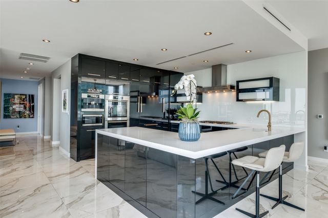 2900 Mckinnon Street 2204, Dallas, TX 75201