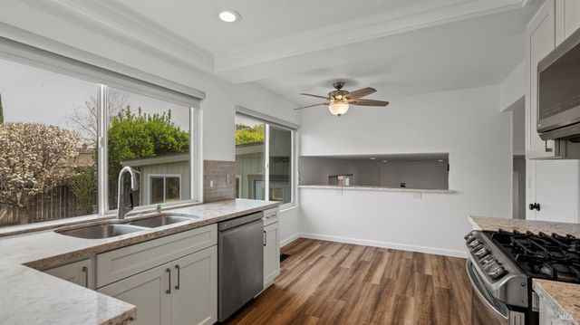 287 N Alamo Dr, Vacaville, CA 95688