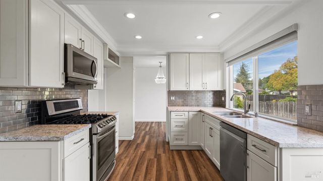 287 N Alamo Dr, Vacaville, CA 95688